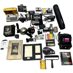 LOT: Antique Photography: Kodak, Instamatic, Rollei, Bentley, Unicolor,Polaroid